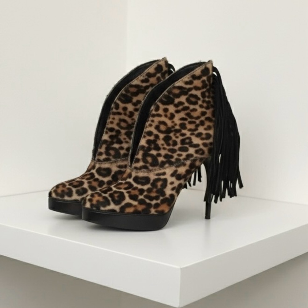 Burberry leopard print tassel boots - Picture 2 of 14